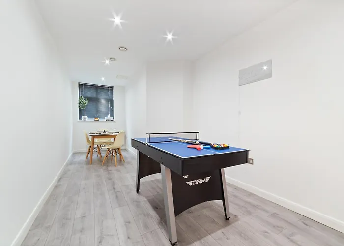 City Centre Gem - Apartment Sleeps Up To 5
